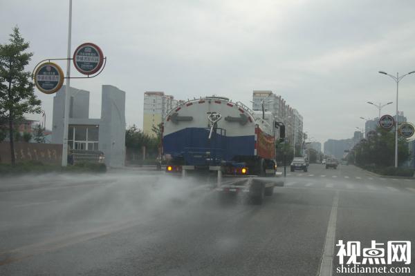 “雾炮车”治霾不成反酿车祸 专家提示“雾炮车”可能还会加重污染