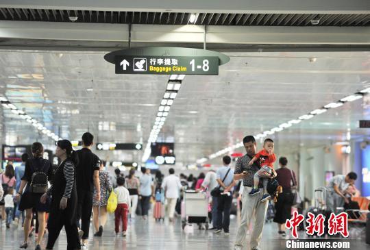 2017年坐飞机需知新规：部分延误旅客需自费食宿
