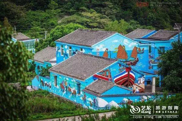 探访中国的壁画古村—浙江舟山定海南洞艺谷