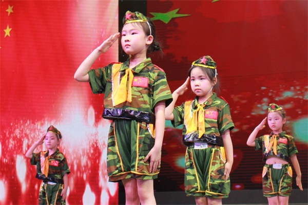 小舞裙艺术团首届&ldquo;校园舞蹈的春天&rdquo;在西安广播电视台演播厅举行