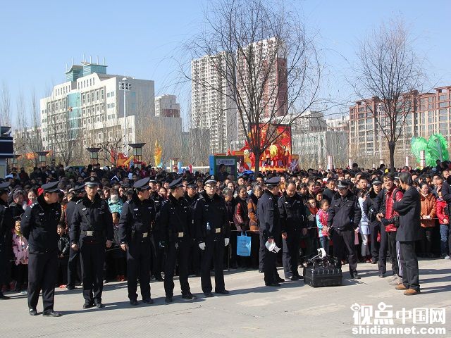 <a href=https://www.shidiannet.com/zt/jingbian/ target=_blank class=infotextkey>靖边</a>县巡特警大队投入无人机高空勘察助力元宵安保