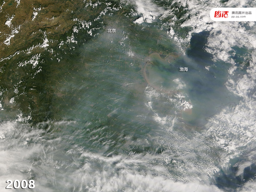 2008年7月21日。随着2008年8月8日至24日的北京奥运会和9月6日至17日的残奥会即将举办,北京实施了新的措施减少污染。到2008年7月20日,污染控制措施生效。除了出租车和奥运车辆,汽车单双号限行;大多数建筑工程停止施工,北京周边天津和唐山的工厂关闭。