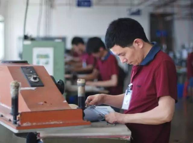 这个职业全国缺口近1000万 中央明确提高待遇