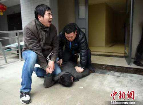 山东聊城“刺死辱母案”：正当防卫应当如何正确认定