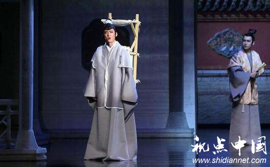 文艺批评的权利不应让位于&ldquo;权力&rdquo;