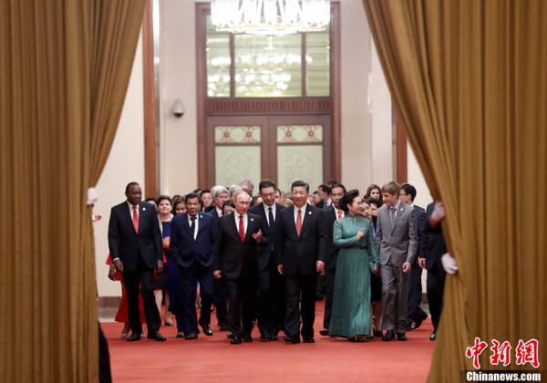 <a href=https://www.shidiannet.com/zt/xijinping/ target=_blank class=infotextkey>习近平</a>举行＂<a href=https://www.shidiannet.com/zt/brf/ target=_blank class=infotextkey>一带一路</a>＂高峰论坛欢迎宴会并致辞