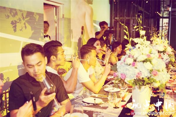 2017国际超模古城巡游 华丽上演视觉盛宴