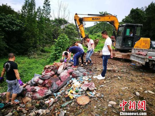 <a href=https://www.shidiannet.com/GB/zhejiang/ target=_blank class=infotextkey>浙江</a>破倾倒废物案 涉事企业2人已被行政拘留