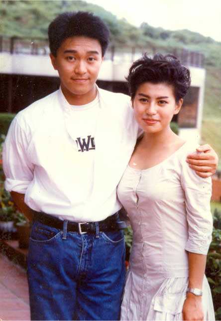 周星驰旧照曝光 星爷为张小娴进军<a href=https://www.shidiannet.com/GB/taiwan/ target=_blank class=infotextkey>台湾</a>拍摄萌萌哒