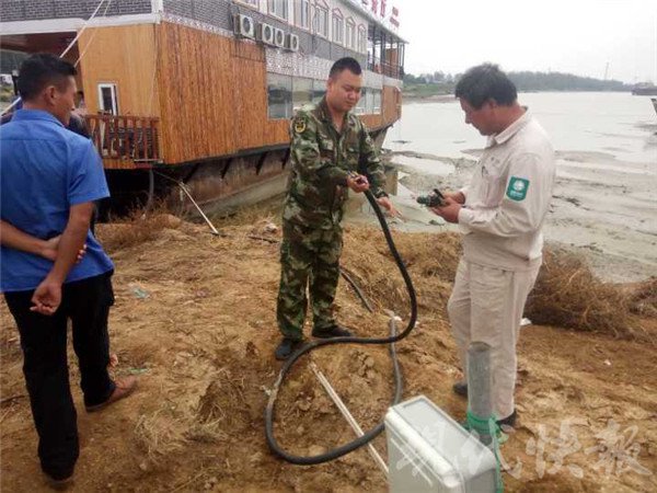 特制船舶改成“海上餐厅” 在江苏经营竟从山东接电源