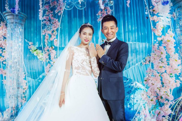 吴敏霞携手张效诚<a href=https://www.shidiannet.com/GB/shanghai/ target=_blank class=infotextkey>上海</a>办婚礼 体育界明星齐到场祝贺