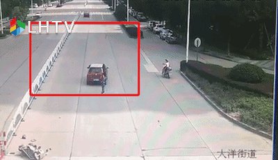 女学生车祸被撞后淡定落地 身怀“绝世武功” ？