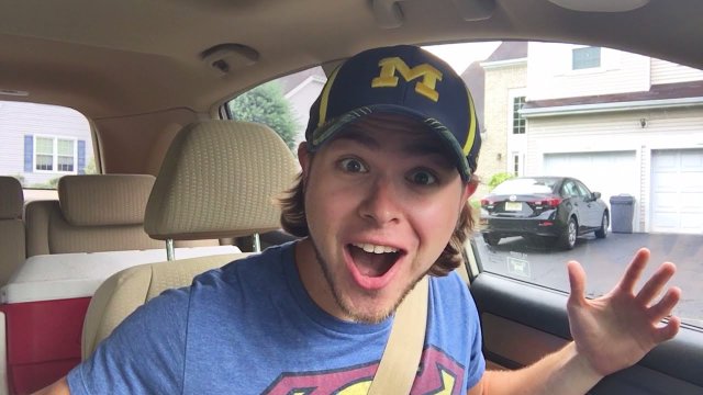 美国小伙一年来只吃披萨 竟有了魔鬼身材？