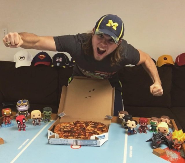 美国小伙一年来只吃披萨 竟有了魔鬼身材？