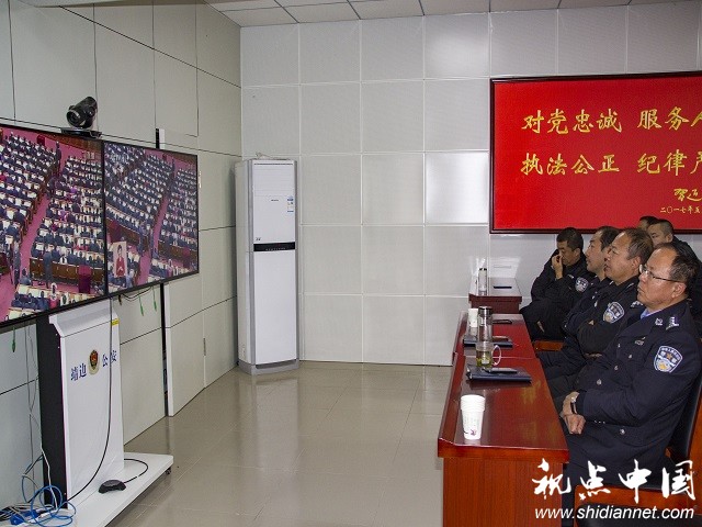 <a href=https://www.shidiannet.com/zt/shaanxi/ target=_blank class=infotextkey>陕西</a><a href=https://www.shidiannet.com/zt/jingbian/ target=_blank class=infotextkey>靖边</a>县巡警大队积极组织民警观看<a href=https://www.shidiannet.com/zt/19th/ target=_blank class=infotextkey>十九大</a>开幕会