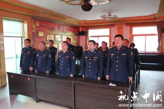 <a href=https://www.shidiannet.com/zt/shaanxi/ target=_blank class=infotextkey>陕西</a>清涧县九里山治超站全站人员观看党的<a href=https://www.shidiannet.com/zt/19th/ target=_blank class=infotextkey>十九大</a>盛况