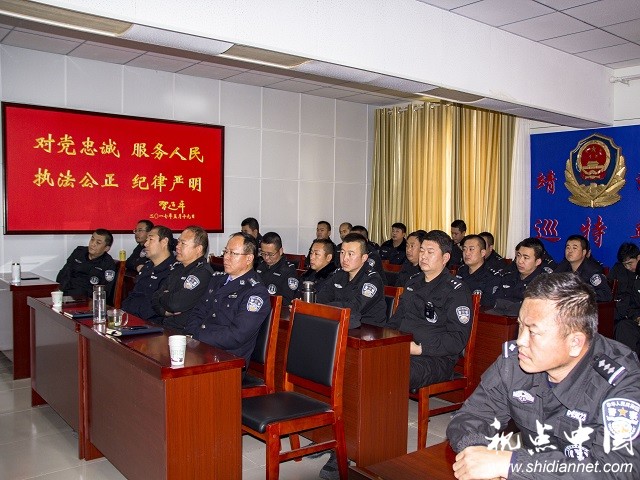 <a href=https://www.shidiannet.com/zt/shaanxi/ target=_blank class=infotextkey>陕西</a><a href=https://www.shidiannet.com/zt/jingbian/ target=_blank class=infotextkey>靖边</a>县巡警大队积极组织民警观看<a href=https://www.shidiannet.com/zt/19th/ target=_blank class=infotextkey>十九大</a>开幕会