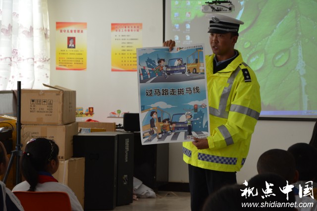 <a href=https://www.shidiannet.com/zt/shaanxi/ target=_blank class=infotextkey>陕西</a><a href=https://www.shidiannet.com/zt/jingbian/ target=_blank class=infotextkey>靖边</a>农村学校里一堂特殊的安全教育课