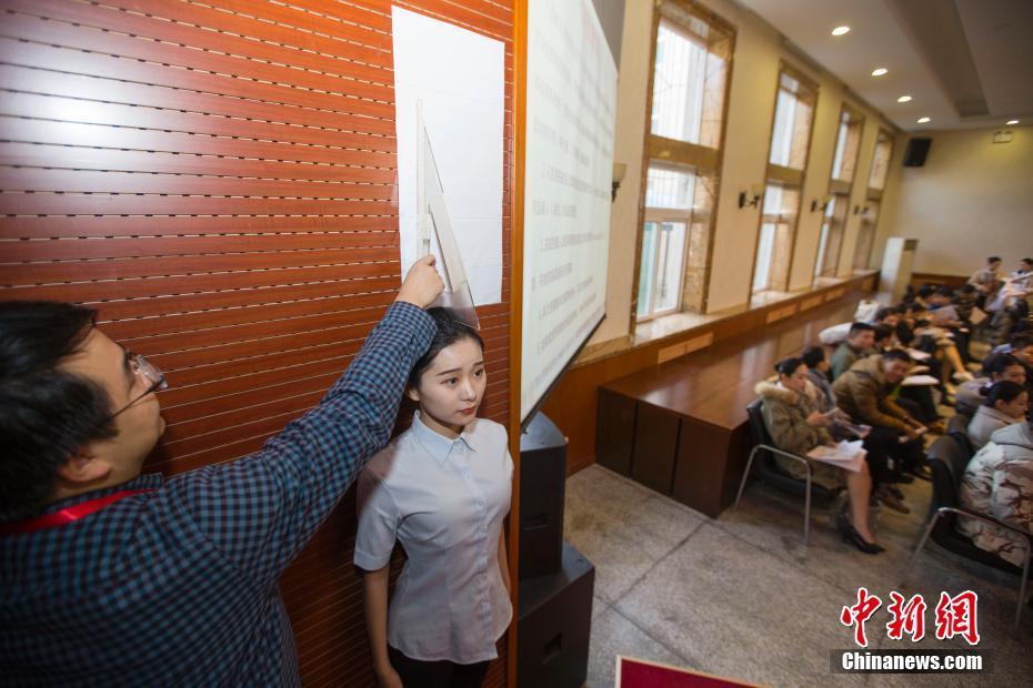 山西太原招空乘 18岁少女欲圆空姐蓝天梦