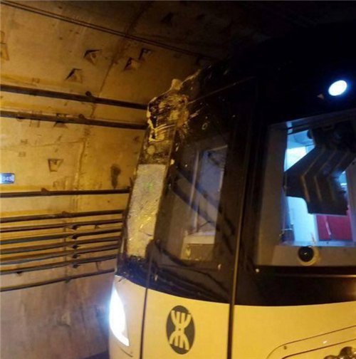 违规施工！深圳一施工单位打穿地铁隧道 大量乘客滞留