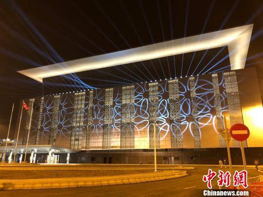 港珠澳大桥澳门口岸整体亮灯 具备通车条件