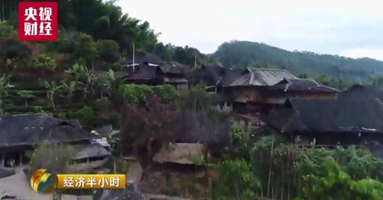 云南普洱市老达保村一村村民人人开&ldquo;演艺公司&rdquo; 光分红就是200多万