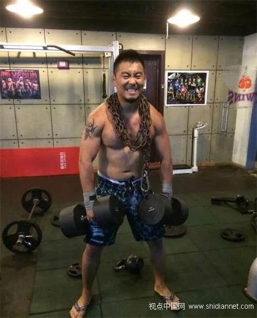 “格斗狂人”徐晓冬：我不怀疑自己 怀疑这个世界