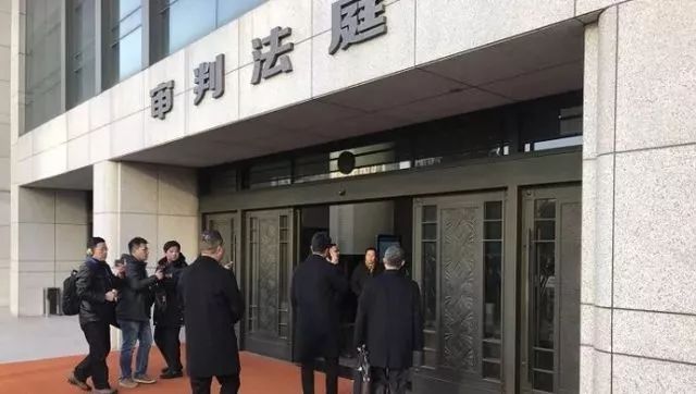 媒体:杭州保姆纵火案被告律师要求“异地管辖”有理吗