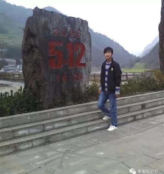 强天林曾亲历汶川地震。受访者供图