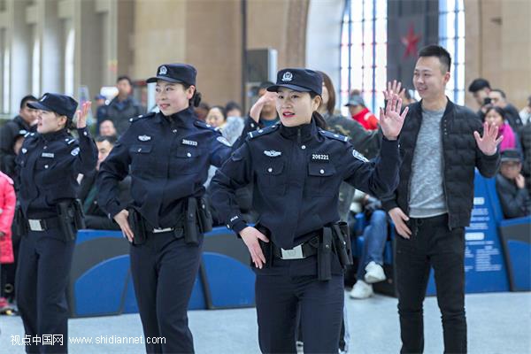 让春运充满文艺味—延安铁警文艺宣传助力平安春运