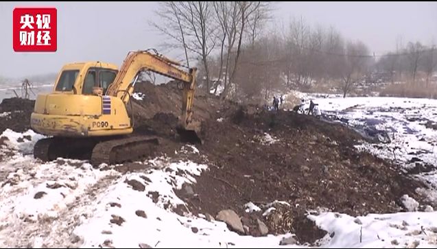 安徽2500吨工业垃圾倾倒长江滩 谁让母亲河如此受伤?