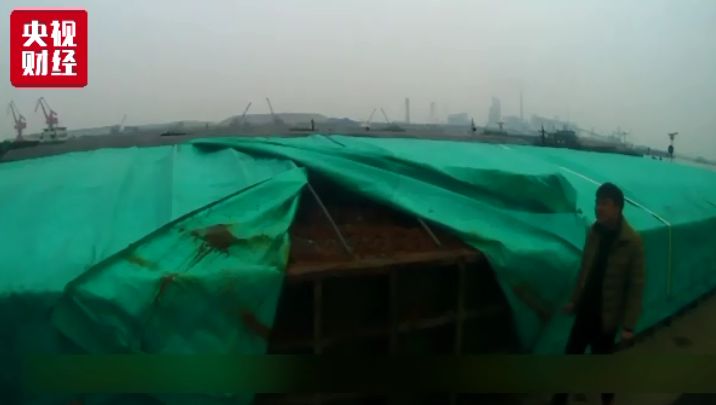 安徽2500吨工业垃圾倾倒长江滩 谁让母亲河如此受伤?