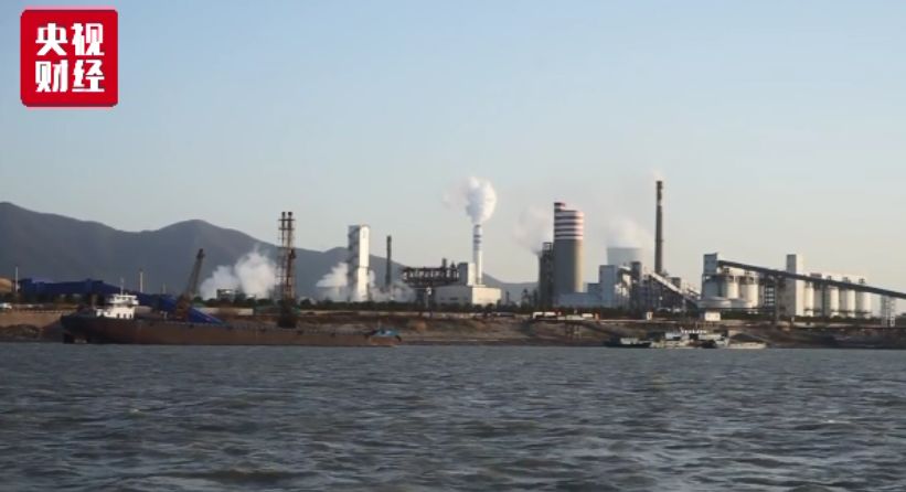 安徽2500吨工业垃圾倾倒长江滩 谁让母亲河如此受伤?