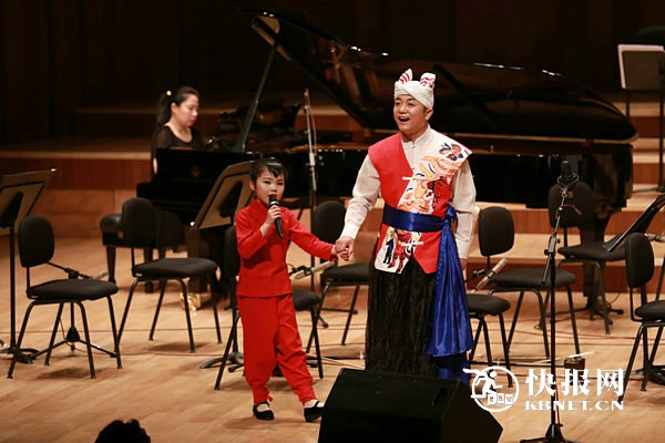 陕北歌王周淋举办毕业音乐会 携小女儿献唱《九儿》惊艳全场