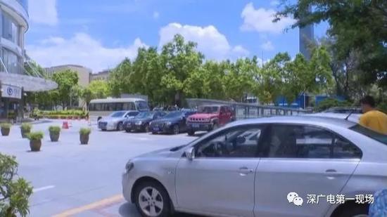 男子花上万元买30年茅台 7年后拿出瓶子空了