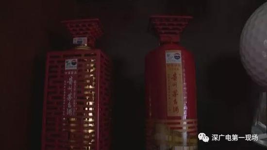 男子花上万元买30年茅台 7年后拿出瓶子空了