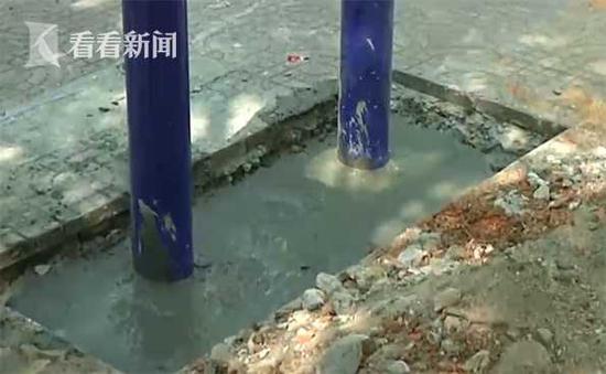 江西一小区大理石桌突然倒地 压断3岁女孩3根手指