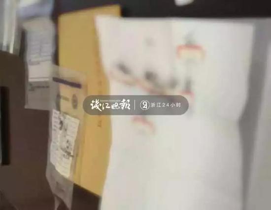杭州光头男子拒不承认吸毒 警察没法用头发检测改用这个
