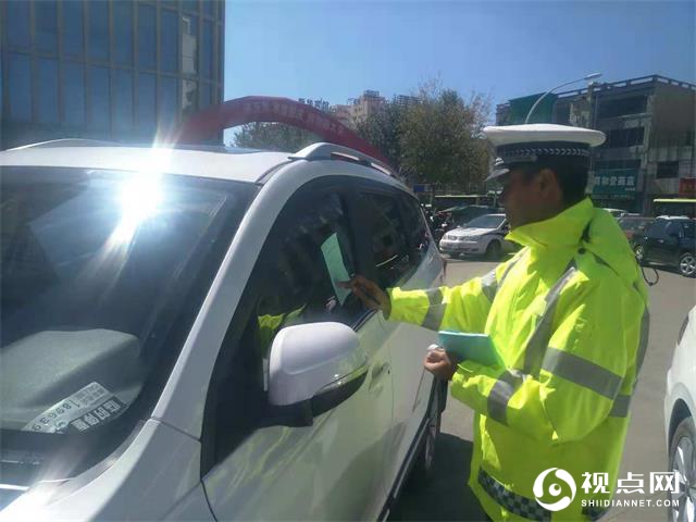 国庆畅通｜<a href=https://www.shidiannet.com/zt/jingbian/ target=_blank class=infotextkey>靖边</a>交警：我与祖国共庆生 坚守岗位保畅通