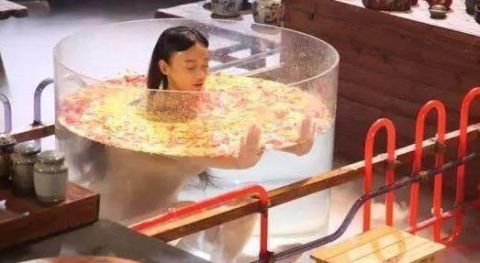 明星拍沐浴戏全靠演技！李易峰笑得我肚子疼