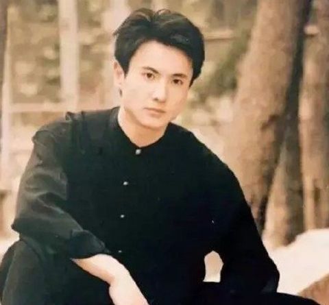徐峥沈腾互换发型竟无违和感，无PS时代两人颜值被赞！