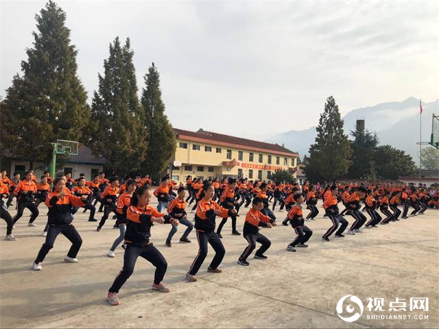 汉中市西乡县堰口镇九年制学校2018年秋季田径运动会隆重开幕