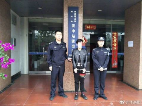 湖南籍逃犯女扮男装汉中火车站被抓竟是因为一个纹身