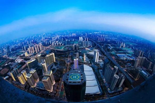 80、90后执掌千亿国企，只是“人生开挂”这么简单？