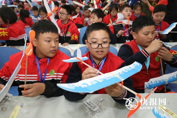 济南市南上山街小学师生来西安研学 看兵马俑学汉文化收获满满