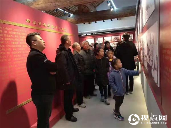 榆阳区金华路社区组织开展“观教育基地 展爱国情怀”主题活动