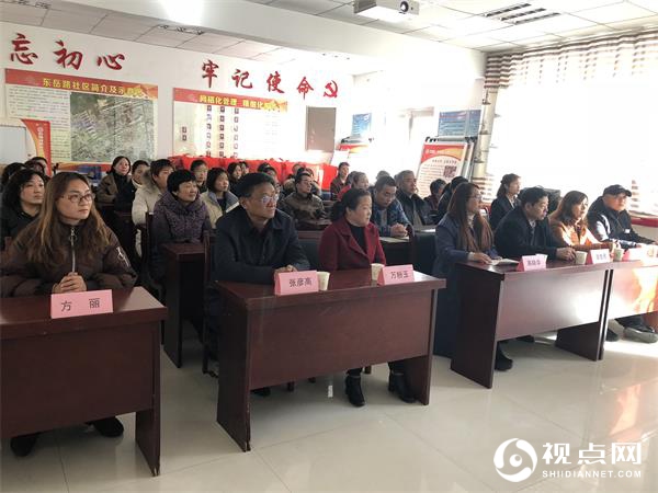 辖区单位及居民代表参加颁奖仪式.jpg