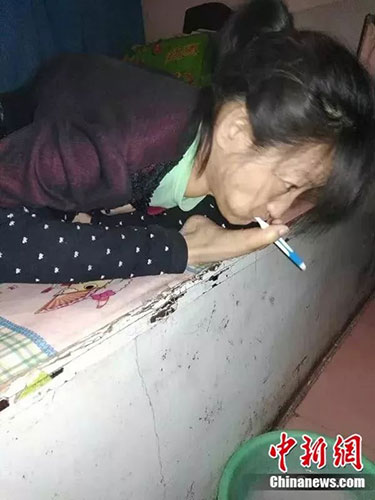 挑战命运当代保尔赵建芳：脚写的人生