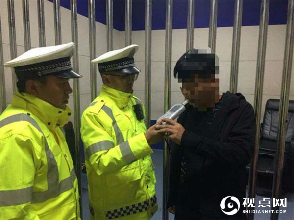 <a href=https://www.shidiannet.com/zt/jingbian/ target=_blank class=infotextkey>靖边</a>交警夜查酒驾筑牢冬季道路交通安全管理防线