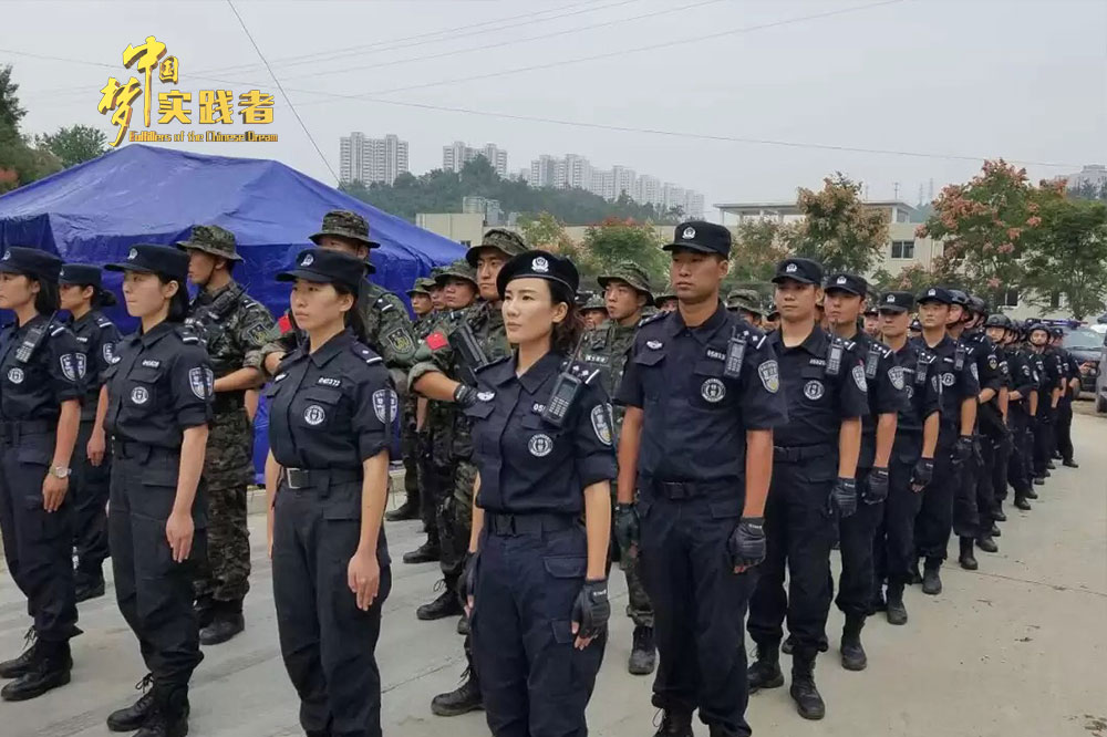 女同志会受照顾，但她们不愿做穿警服的“花瓶”